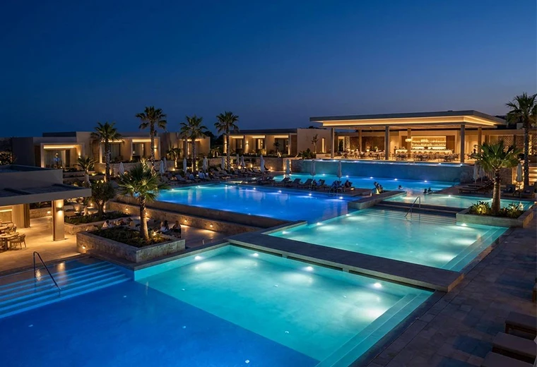 &Eacute;xito Historia: Proyecto de piscina de resort de alta gama